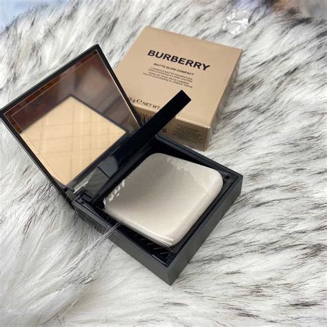 burberry fresh glow compact foundation swatch|burberry matte glow foundation.